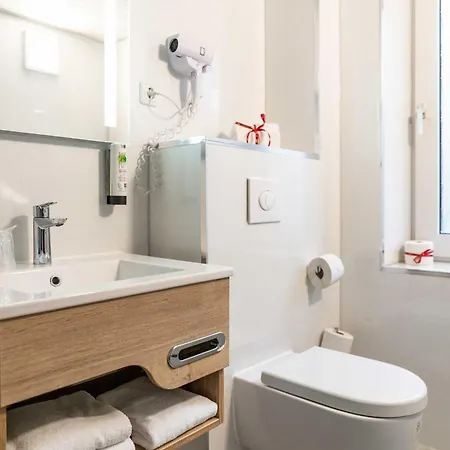 Hotel Astoria Business By Mayburgh