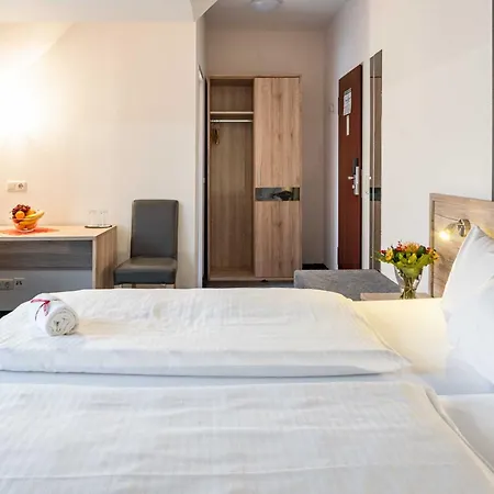 فندق Astoria By Mayburgh