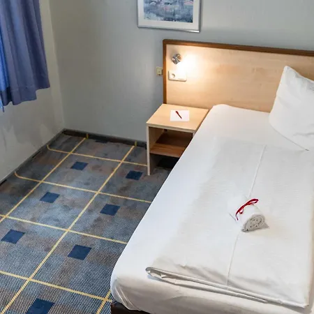 Hotel Astoria Business By Mayburgh 4*