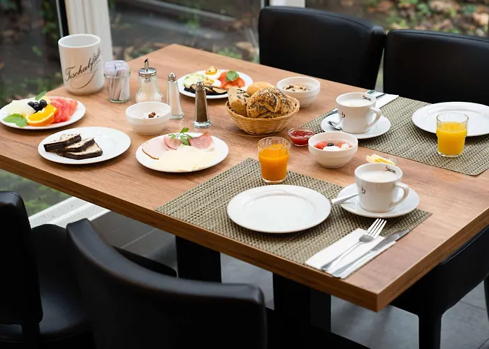 Astoria By Mayburgh Hotel 4*